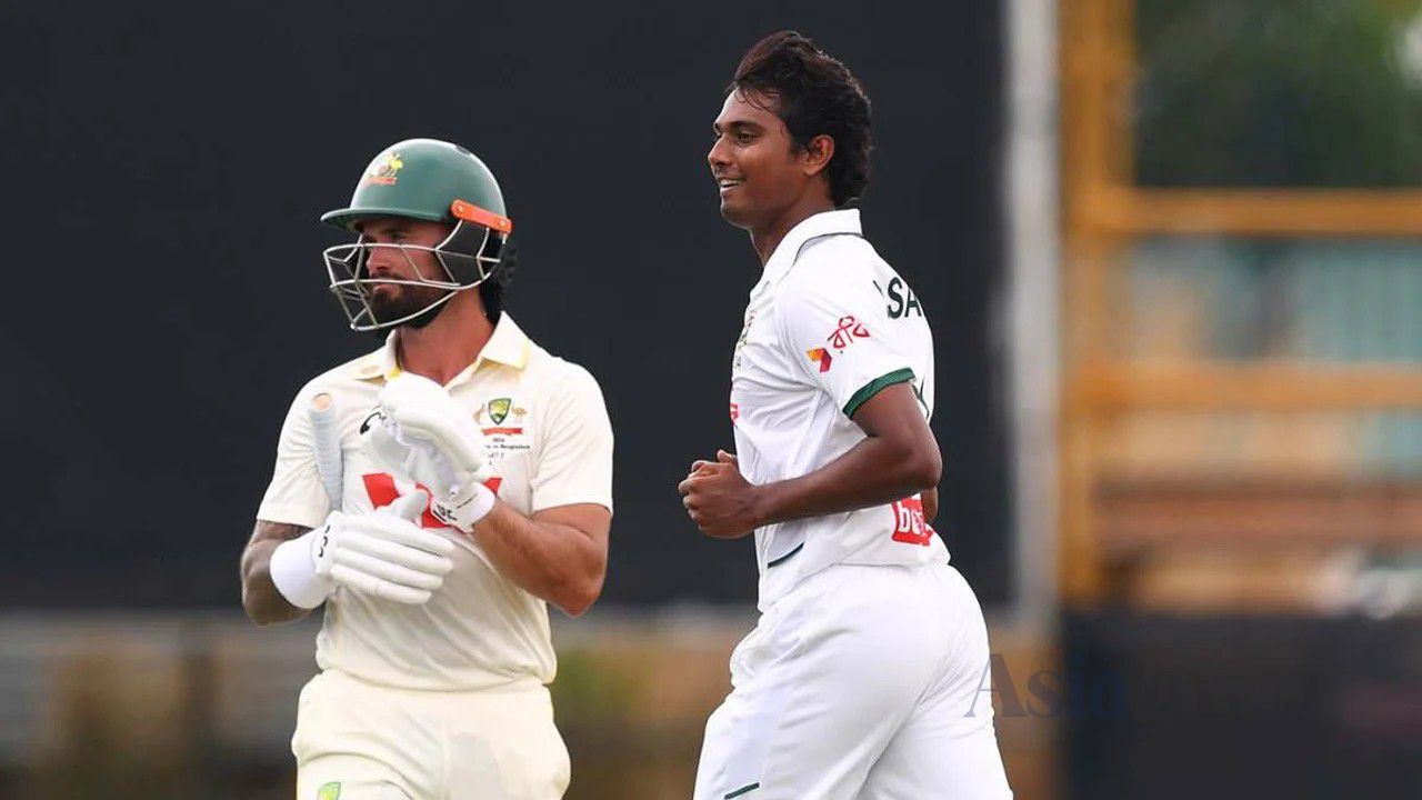 Bangladesh put Australia under pressure with four early wickets