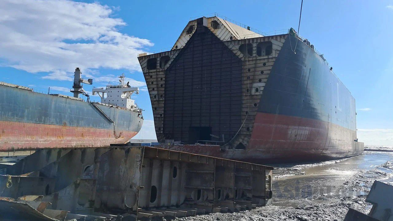 Ferdous Steel Shipyard Shut Indefinitely After Gas Leak Kills Nine