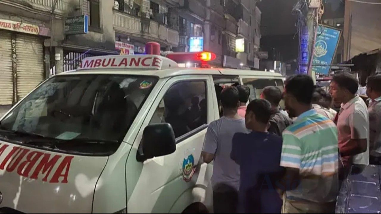 Police officer injured in knife attack during anti-mugging drive in Tongi