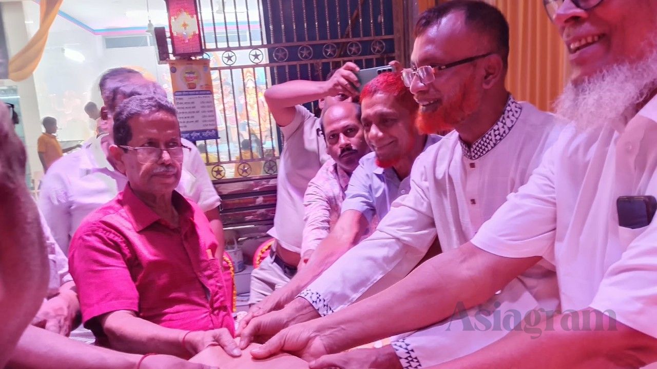 AKM Akhtaruzzaman Calls for Communal Harmony During Durga Puja Visit in Belabo